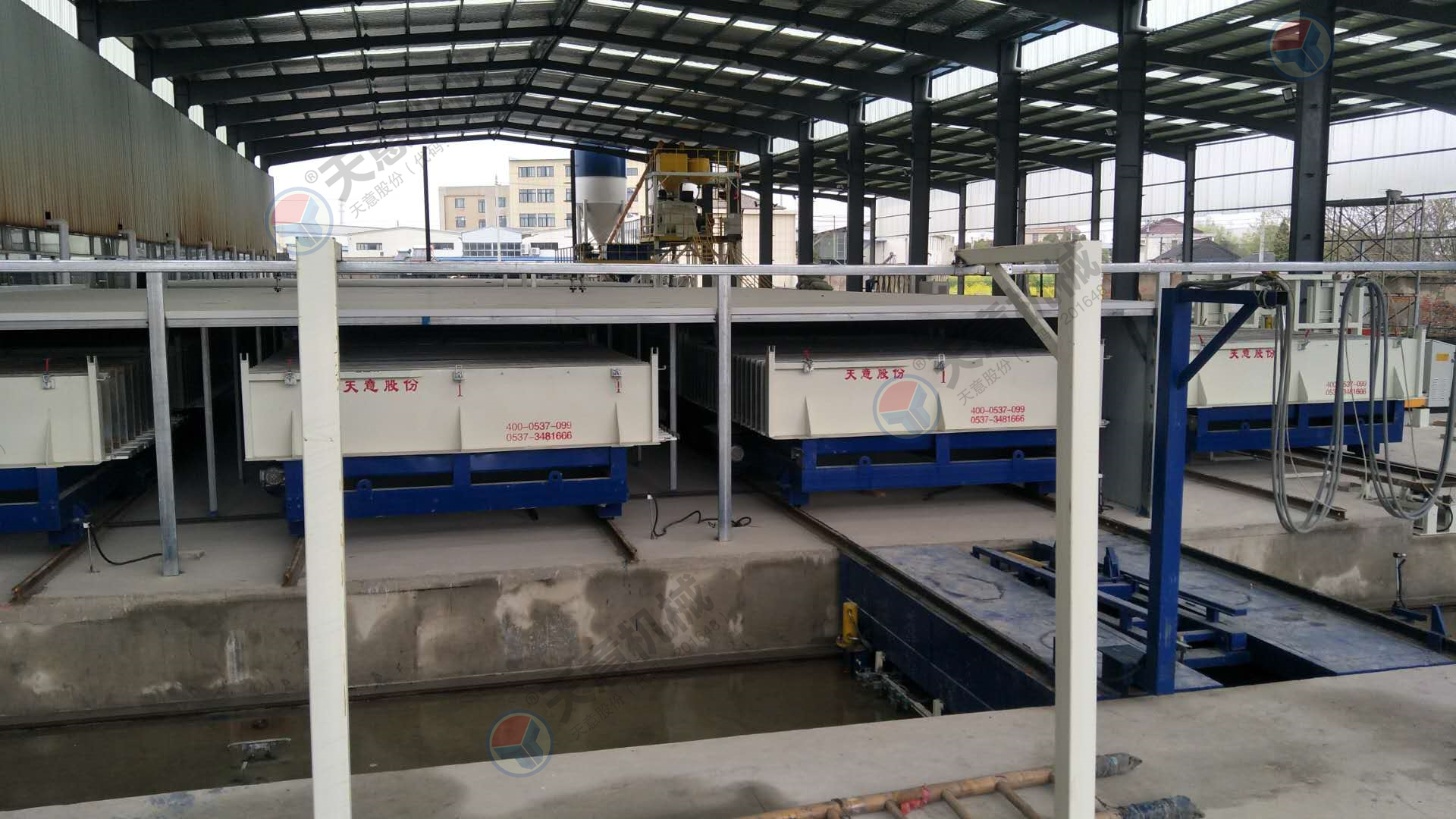 相對于傳統(tǒng)墻板機設備，新型墻板機有點更多